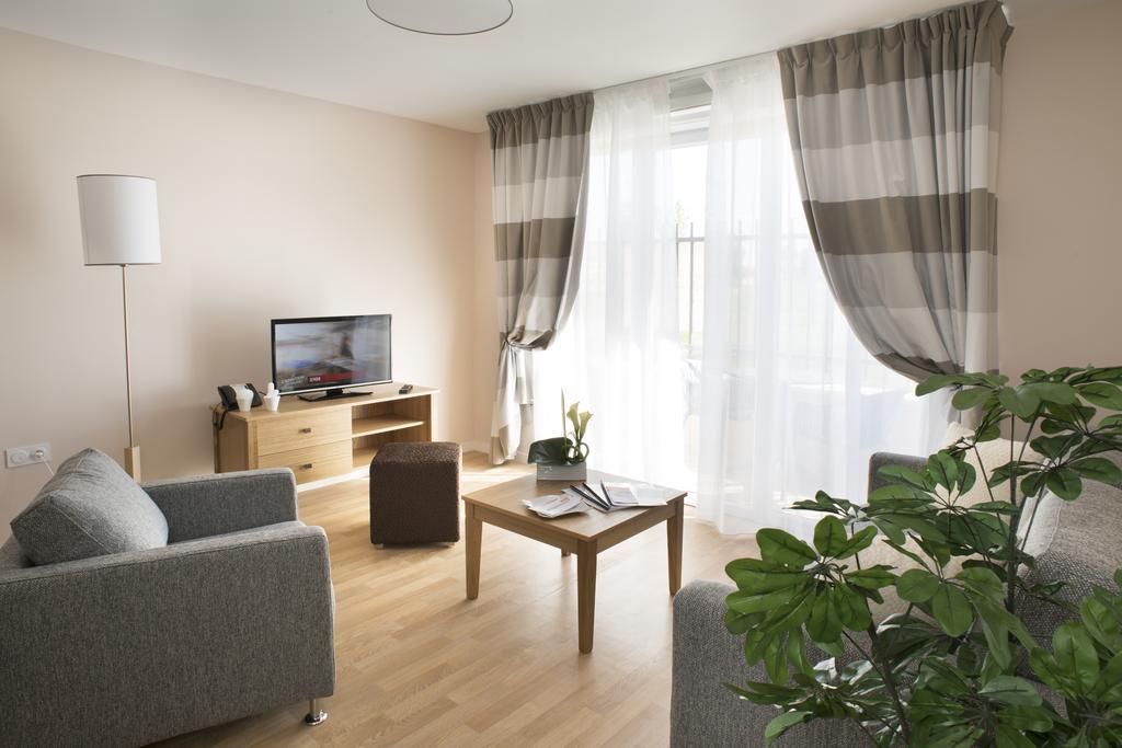 Domitys La Clef Des Champs Aparthotel Poitiers Room photo